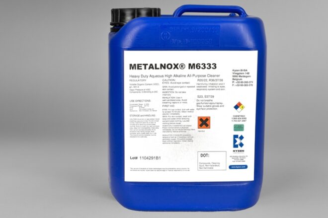 Bidon de produit de nettoyage bleu